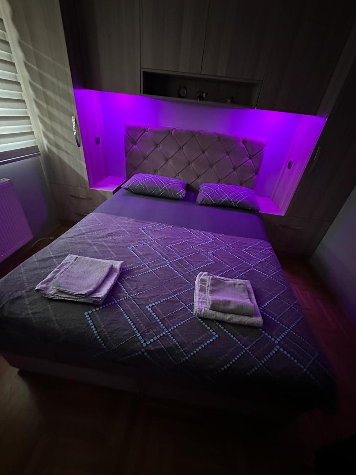 Ferienwohnung Apartman Lux S&V 1 Lukavica Istocno Sarajevo Hilandarska Centar Exterior foto
