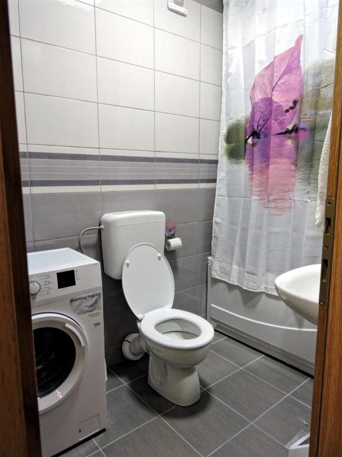 Ferienwohnung Apartman Lux S&V 1 Lukavica Istocno Sarajevo Hilandarska Centar Exterior foto