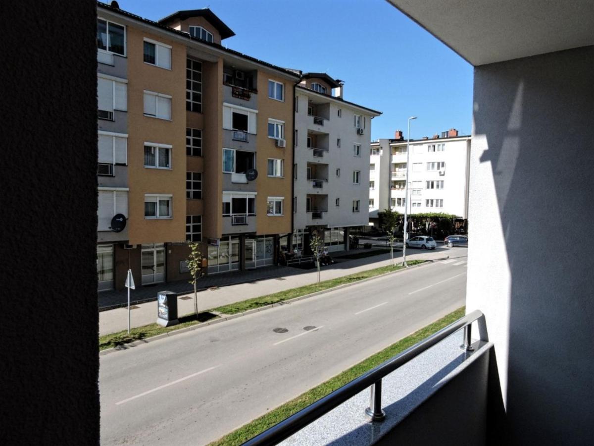 Ferienwohnung Apartman Lux S&V 1 Lukavica Istocno Sarajevo Hilandarska Centar Exterior foto